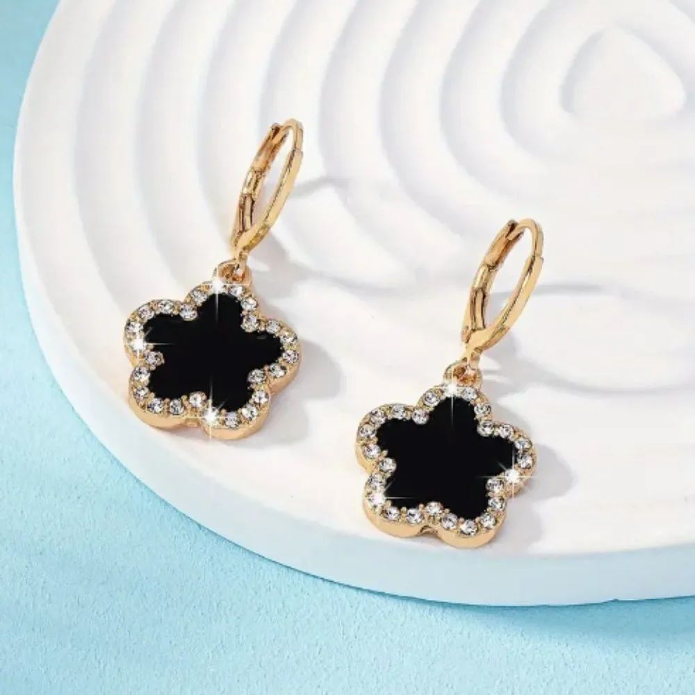 🔅🆕🔅 Elegant Chic Classy Black Gold Clover Flower Dangle Earrings🔅